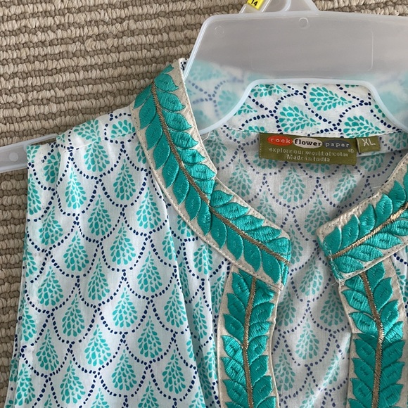 Rock Flower Paper Dress - Picture 3 of 6